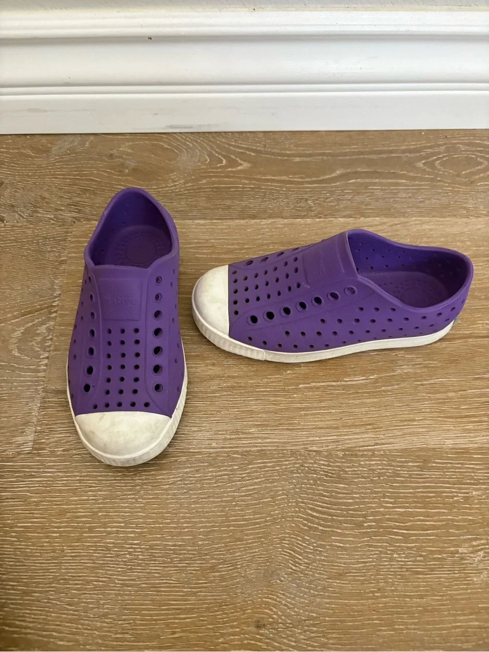 Native Shoes classic slip